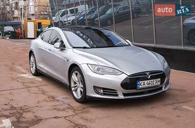 Лифтбек Tesla Model S 2014 в Киеве