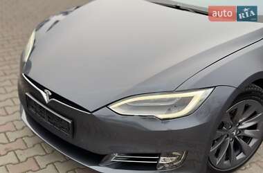 Лифтбек Tesla Model S 2020 в 