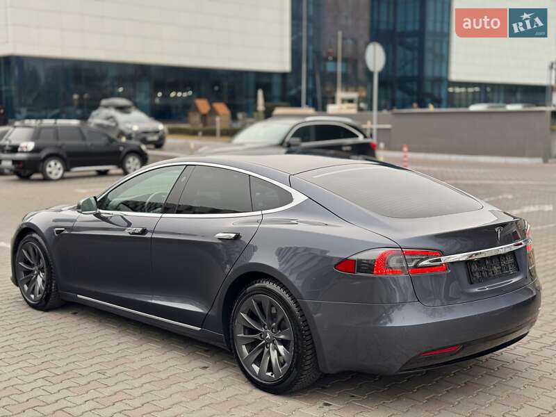 Ліфтбек Tesla Model S 2020 в Одесі