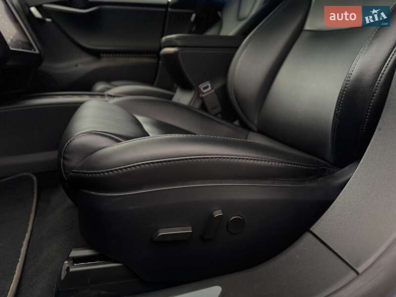 Ліфтбек Tesla Model S 2020 в Одесі