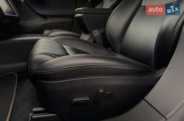 Лифтбек Tesla Model S 2020 в 