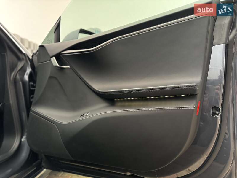 Ліфтбек Tesla Model S 2020 в Одесі
