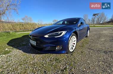 Ліфтбек Tesla Model S 2016 в Львові