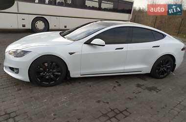 Лифтбек Tesla Model S 2016 в Каменском