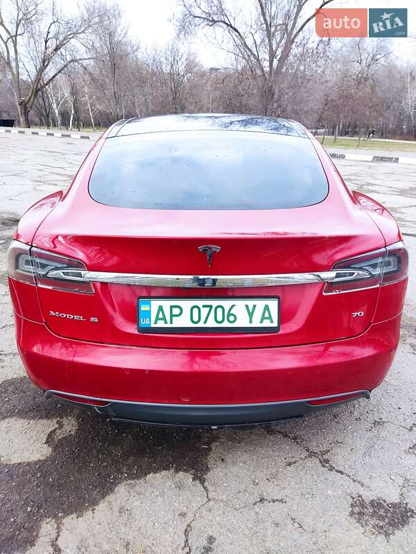 Ліфтбек Tesla Model S 2016 в Запоріжжі