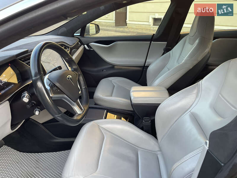 Ліфтбек Tesla Model S 2015 в Вінниці