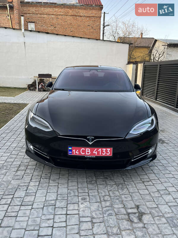 Лифтбек Tesla Model S 2017 в 