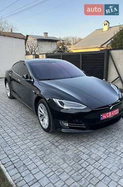 Лифтбек Tesla Model S 2017 в 