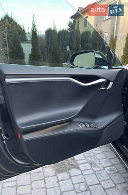 Лифтбек Tesla Model S 2017 в 