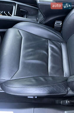 Лифтбек Tesla Model S 2017 в 