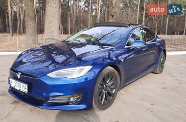 Лифтбек Tesla Model S 2016 в Киеве