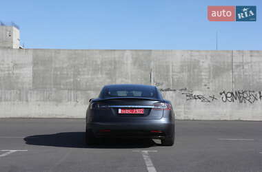 Ліфтбек Tesla Model S 2020 в 