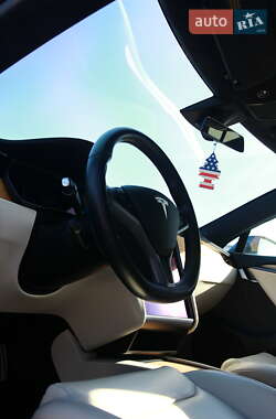 Ліфтбек Tesla Model S 2020 в 