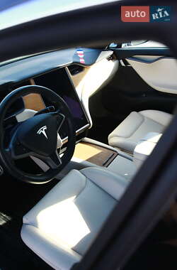 Ліфтбек Tesla Model S 2020 в 