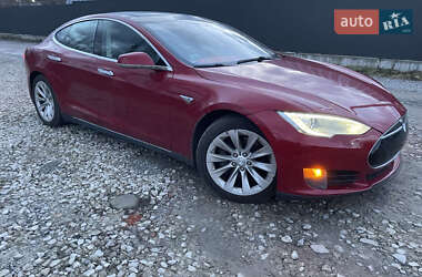 Лифтбек Tesla Model S 2016 в Львове