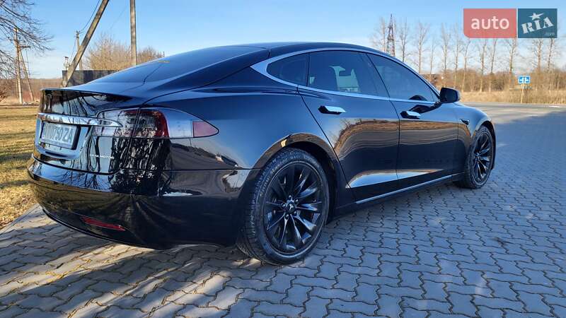 Лифтбек Tesla Model S 2016 в Коломые
