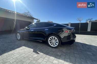 Лифтбек Tesla Model S 2018 в Львове