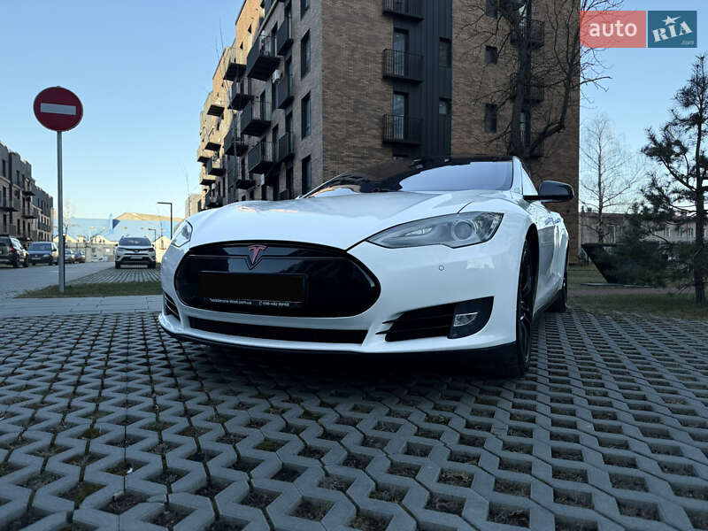 Лифтбек Tesla Model S 2013 в Ивано-Франковске фото 2 Лифтбек Tesla Model S 2013 в Ивано-Франковске