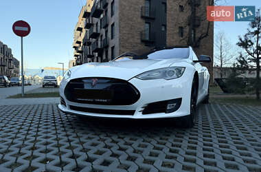 Ліфтбек Tesla Model S 2013 в 