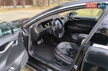 Лифтбек Tesla Model S 2013 в 
