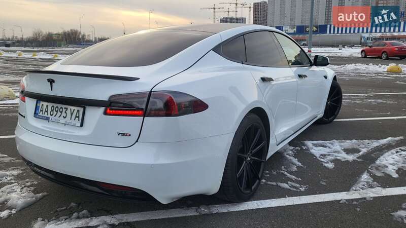 Ліфтбек Tesla Model S 2018 в Києві