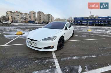 Лифтбек Tesla Model S 2018 в 