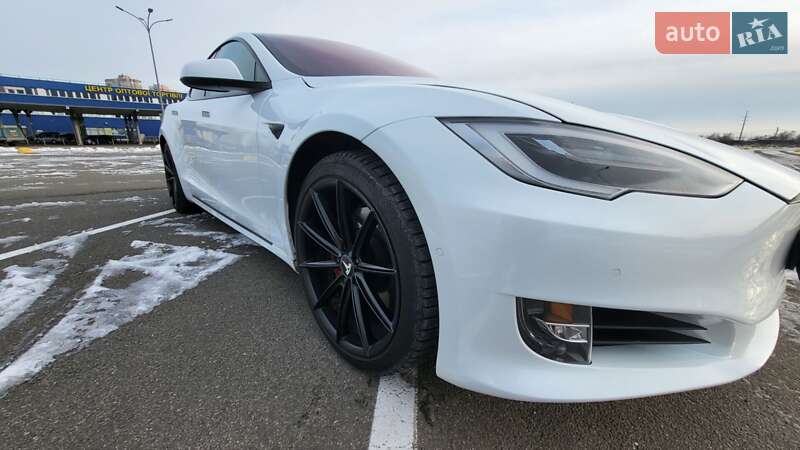 Ліфтбек Tesla Model S 2018 в Києві