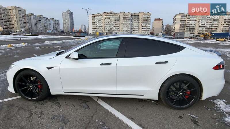Ліфтбек Tesla Model S 2018 в Києві