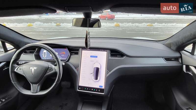 Ліфтбек Tesla Model S 2018 в Києві