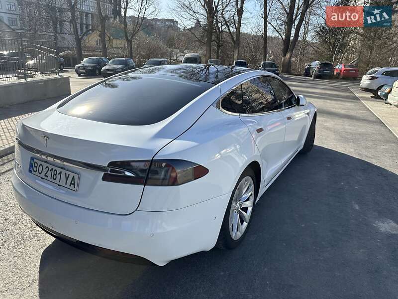 Ліфтбек Tesla Model S 2016 в Тернополі