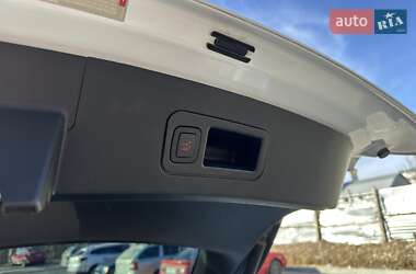 Лифтбек Tesla Model S 2016 в 