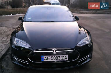 Ліфтбек Tesla Model S 2014 в 