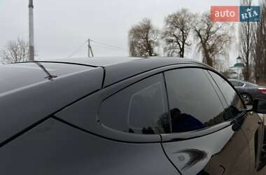 Лифтбек Tesla Model S 2017 в 