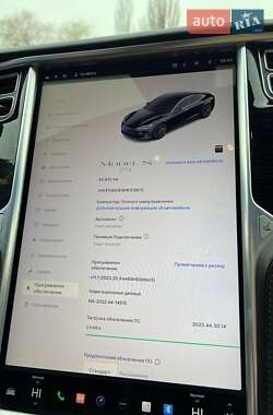 Лифтбек Tesla Model S 2017 в 