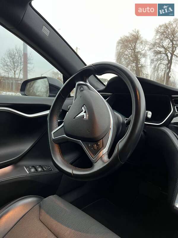Лифтбек Tesla Model S 2017 в Нежине