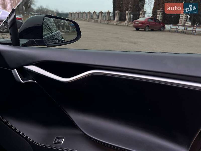 Лифтбек Tesla Model S 2017 в Нежине