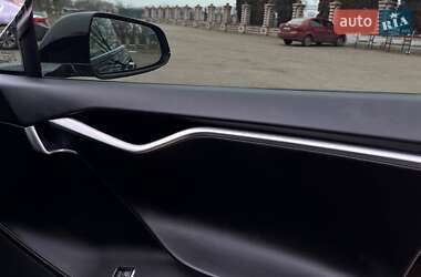 Лифтбек Tesla Model S 2017 в 