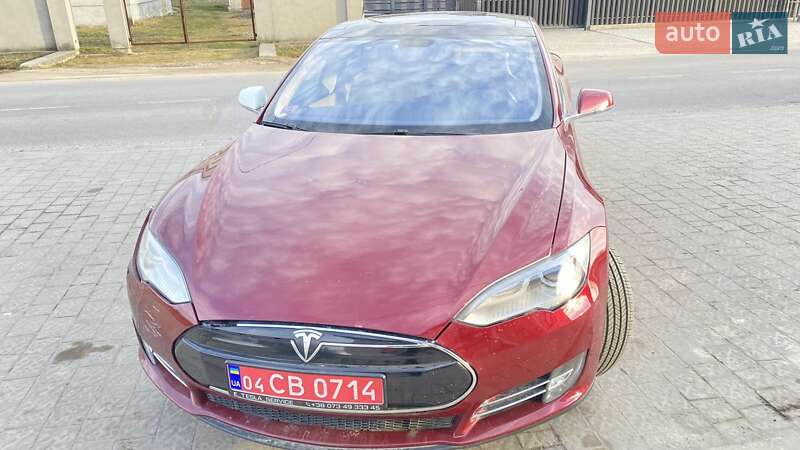 Tesla Model S 2012