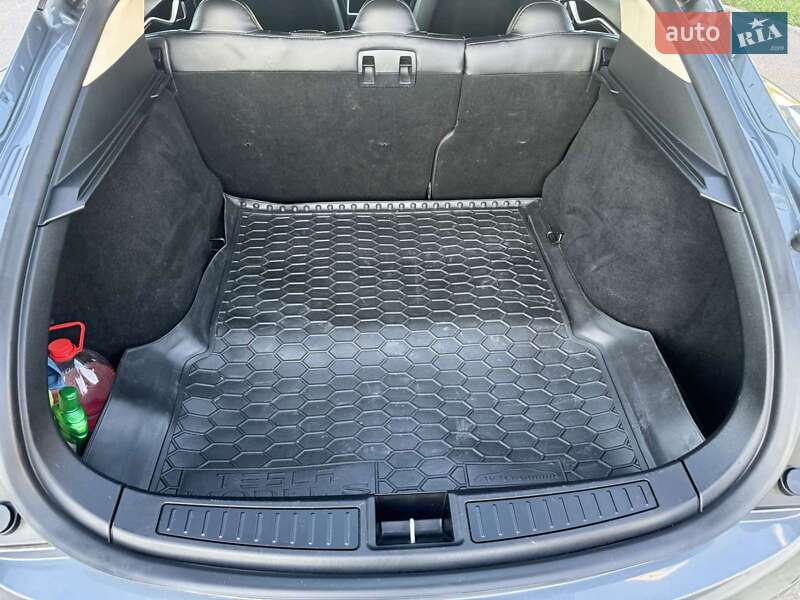 Лифтбек Tesla Model S 2013 в Одессе