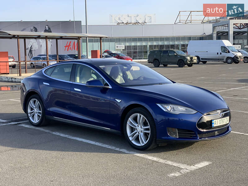 Ліфтбек Tesla Model S 2015 в Києві фото 2 Ліфтбек Tesla Model S 2015 в Києві