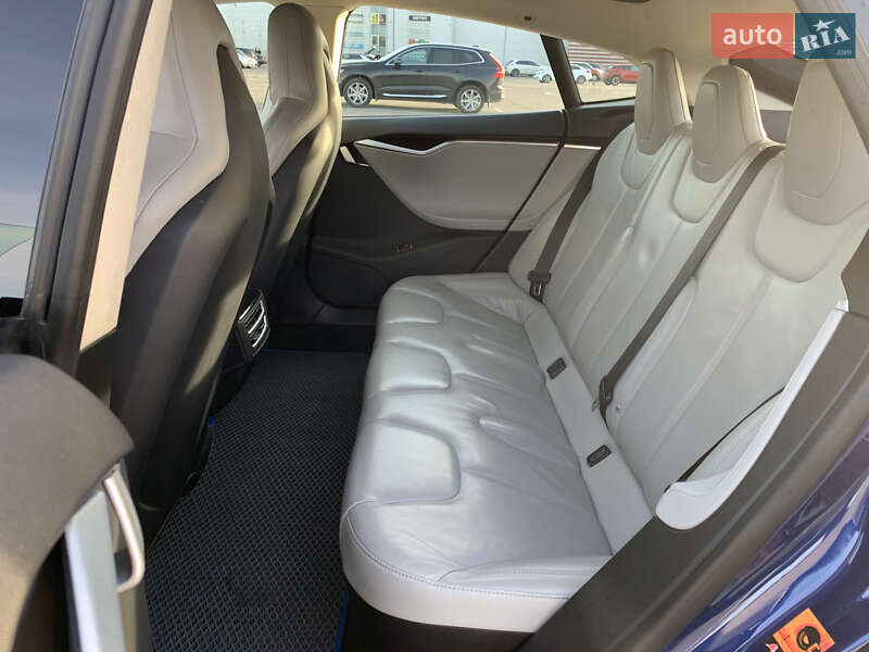 Ліфтбек Tesla Model S 2015 в Києві фото 17 Ліфтбек Tesla Model S 2015 в Києві