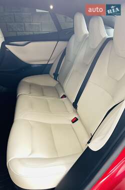 Лифтбек Tesla Model S 2021 в 