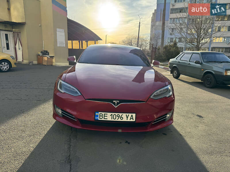 Лифтбек Tesla Model S 2017 в Николаеве