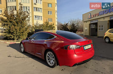 Лифтбек Tesla Model S 2017 в 