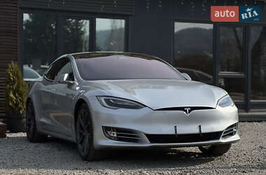 Лифтбек Tesla Model S 2018 в Львове