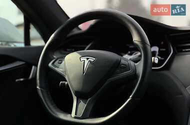 Лифтбек Tesla Model S 2018 в Львове