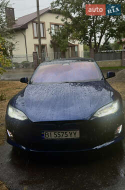 Лифтбек Tesla Model S 2018 в 