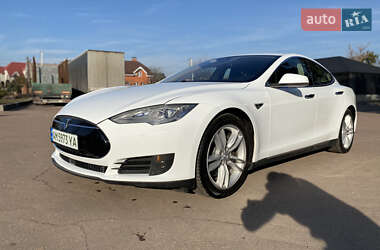Лифтбек Tesla Model S 2016 в 