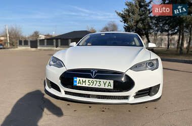 Лифтбек Tesla Model S 2016 в 