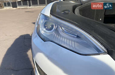 Лифтбек Tesla Model S 2016 в 